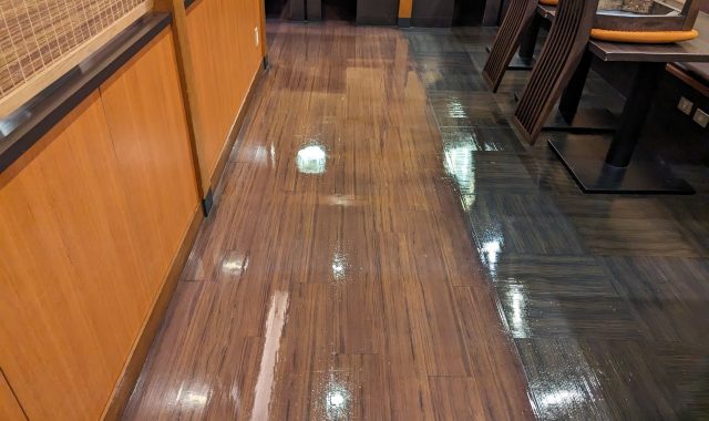 名古屋市昭和区　飲食店　定期清掃(床)