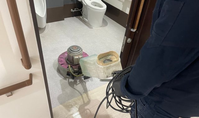 愛知県名古屋市天白区　老人保健施設　床面表面洗浄ワックス塗布仕…