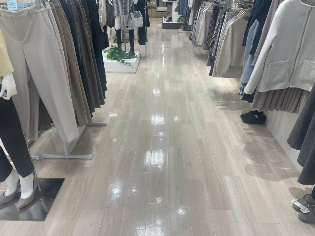 愛知県名古屋市中村区　店舗　床面定期清掃作業
